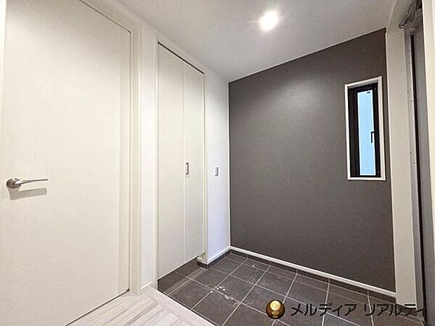 【玄関・エントランス】2号棟/玄関ホール