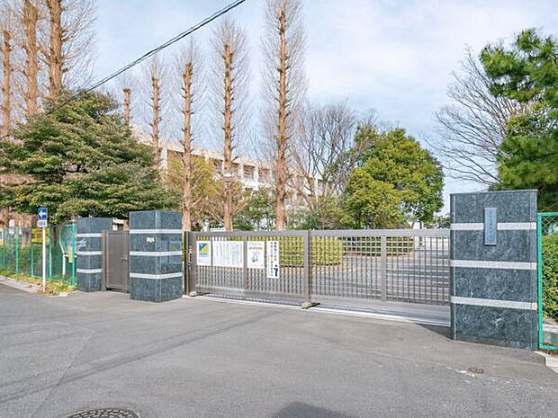 蕨市立第一中学校(約440m)