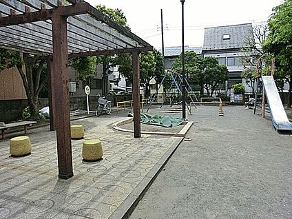上平間第2公園 47m