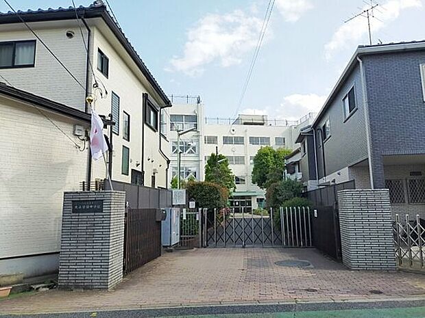 練馬区立大泉学園中学校(約1,299m)