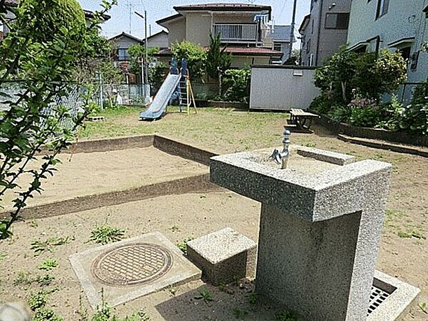 太田窪五丁目公園(約449m)