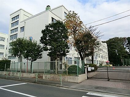 横浜市立長津田第二小学校 1475m