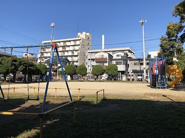 胡録公園(約726m)