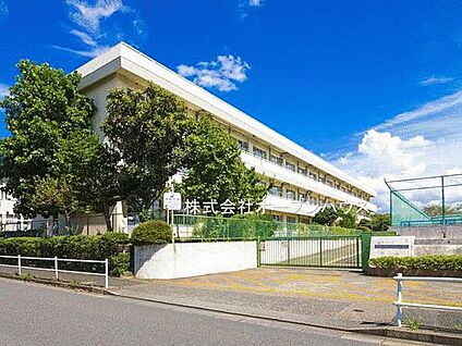 町田市立大蔵小学校 1531m