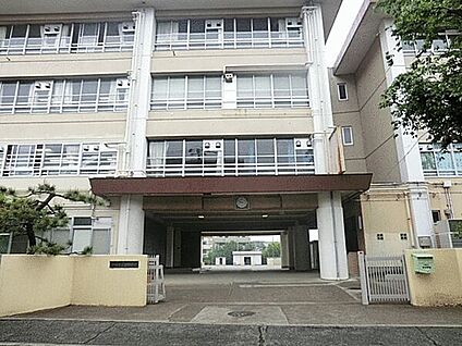川崎市立菅中学校 291m