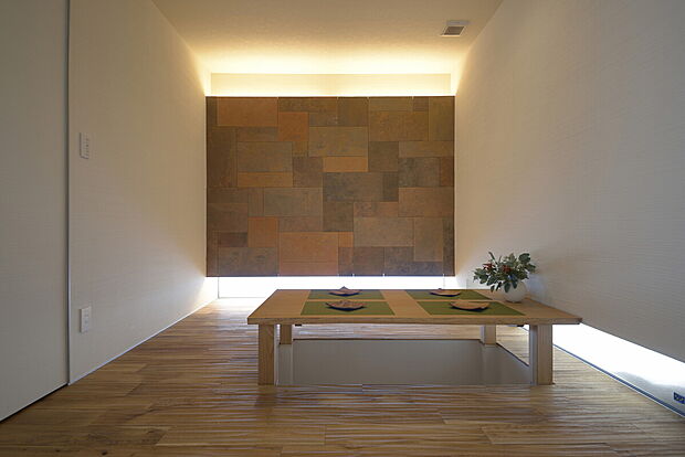 【掘りごたつのゆったり空間のダイニング】当社施工事例:お客様の自由に設計することが出来ます。