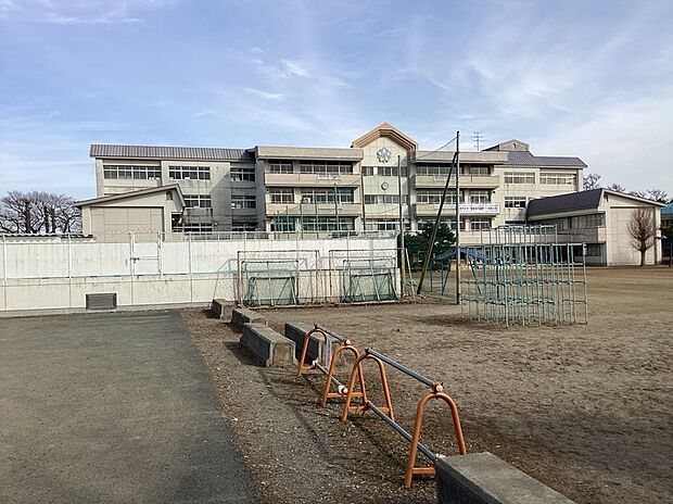 北厨川小学校(約450m)