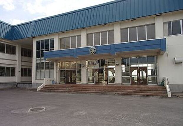 五所川原第三中学校(約1m)