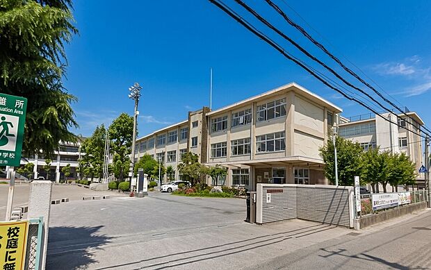 宇都宮市立宮の原中学校（約500m）
