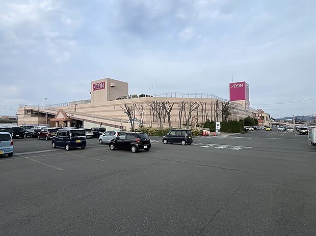 イオン江釣子店（約610m）