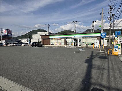 ファミリーマート山形大野目三丁目店 590m