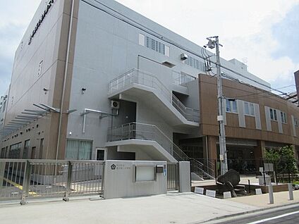 杉並区立桃井第二小学校 736m