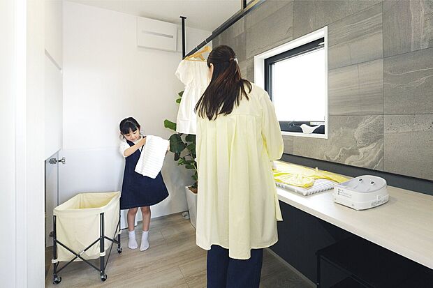 【ランドリールーム】洗濯・乾燥・収納までをスムーズに行えるよう設計されている