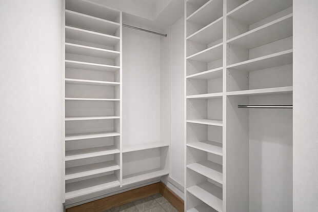 【シューズクローク】収納力抜群!靴以外の傘・アウトドア用品・スポーツ用品・子ども用品などをまとめて収納※完成イメージ画像