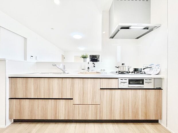 ~Kitchen~ 広くて使いやすいキッチンなら家族でいっしょに料理をつくったり、後片付けも手間なくできちゃいます♪収納もたっぷりあるので、いつもすっきりと清潔な印象を保てます。