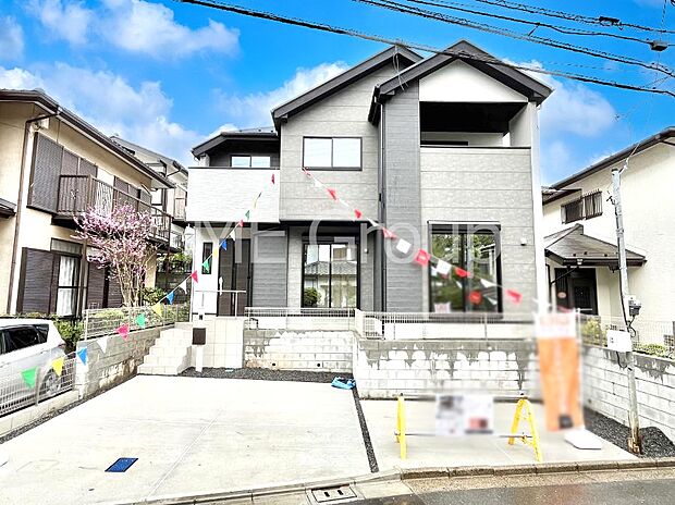 ～Exterior～　一戸建ての大きなメリットは、自分達の「土地」を「自由に」使える事です。ガーデニングやＤＩＹ，車やバイクの趣味など様々な用途で利用できます。