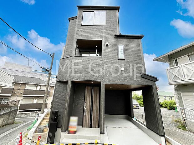 たっぷりの陽光と心地よい風が舞い込む住まい