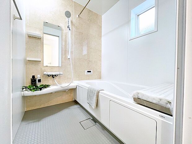 【浴室】■41号棟■　広々バスルーム。1日の疲れを癒して、充実した日々を♪  