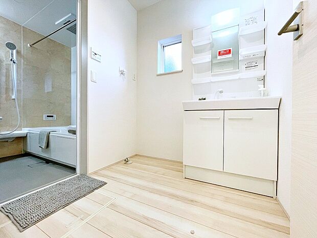 【洗面台・洗面所】■41号棟■　明るく清潔感溢れるパウダールーム。毎日使う場所だからこそ、快適な空間がいいですね。  