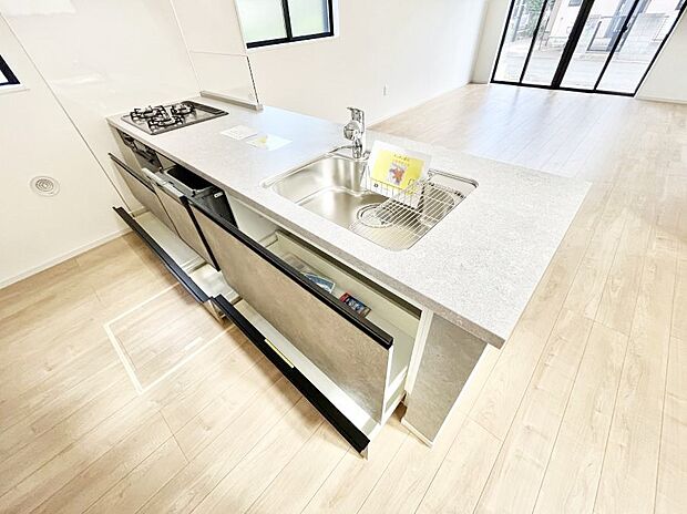 【その他設備(スライド収納)】◆1号棟◆使いやすさを優先したスライド式収納タイプ!