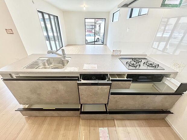 【その他設備(スライド収納)】使いやすさを優先したスライド式収納タイプ!