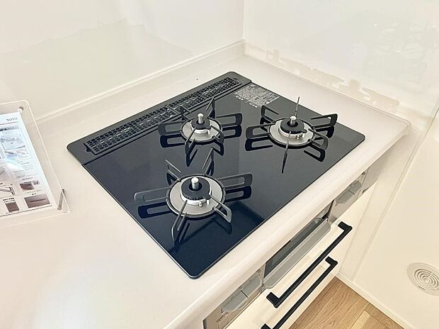 【その他設備(3口コンロ)】三口ガスコンロでお料理が一気にはかどりそう