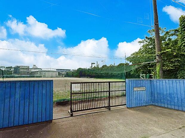 八千代市立八千代台西中学校(約830m)