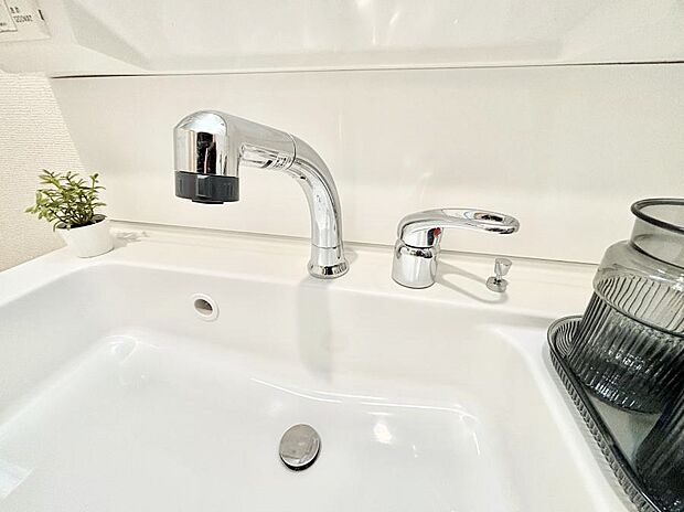 【その他設備(シャワー水栓)】ハンドシャワー付き！使いやすい洗面台。