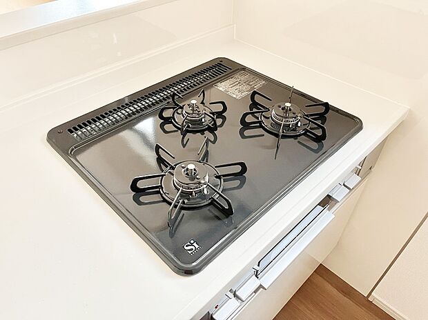 【その他設備(ガスコンロ)】三口ガスコンロでお料理が一気にはかどりそう