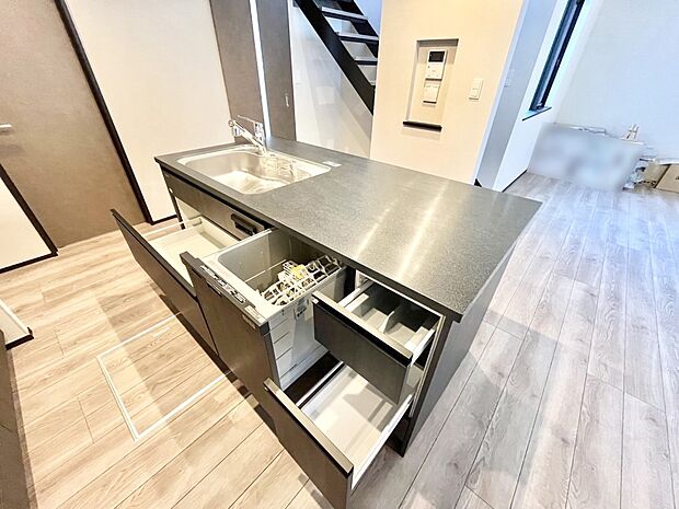 【その他設備(スライド収納)】使いやすさを優先したスライド式収納タイプ!