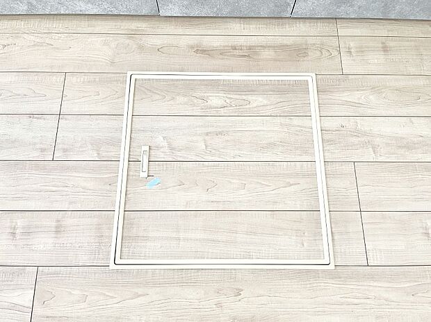 【その他設備(床下収納)】床下収納付き!日用品・非常用品の収納にも大活躍。