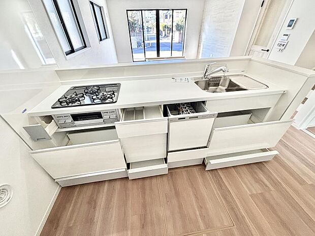 【その他設備(スライド収納)】使いやすさを優先したスライド式収納タイプ!