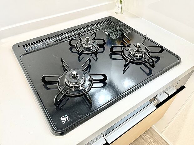 【その他設備(ガスコンロ)】◆A号棟◆三口ガスコンロでお料理が一気にはかどりそう