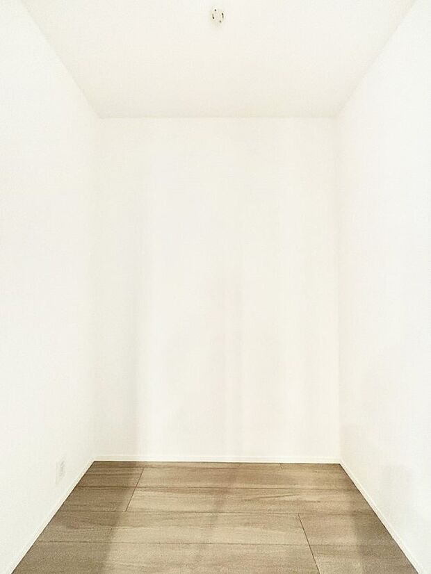 【その他設備(パントリー)】食材のストックはもちろん、日用品の収納など使い方はいろいろ!