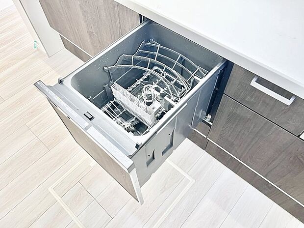 【その他設備(食洗機)】◆１号棟◆面倒なお片づけは食洗機にお任せ！家事の負担が減って、時間にも気持ちにもゆとりができます。