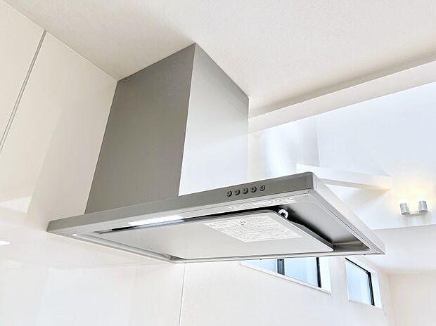 【その他設備(レンジフード)】基本的なお手入れはフィルターのみ!お手入れのしやすさも魅力です。