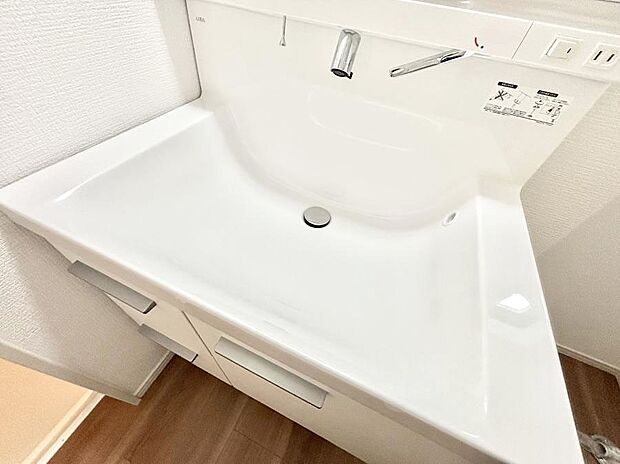 【その他設備(ハンドシャワー水栓)】ハンドシャワー付き！使いやすい洗面台。