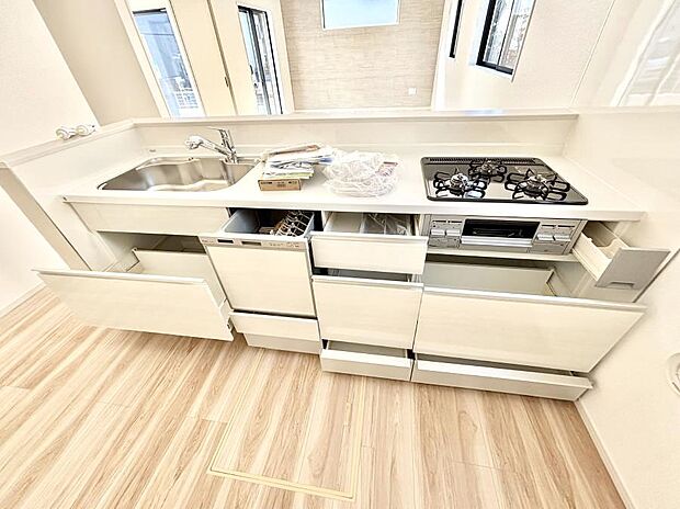 【その他設備(スライド収納)】使いやすさを優先したスライド式収納タイプ!