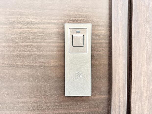 【玄関】ラクラク開錠！スマートコントロールキー。