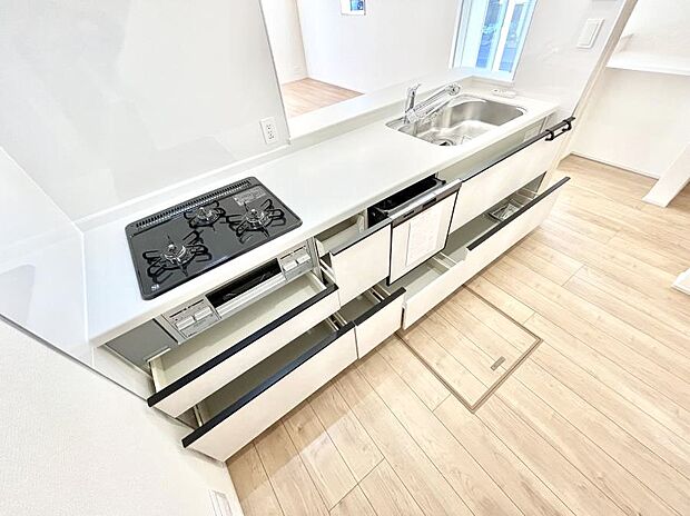 【その他設備(スライド収納)】◆1号棟◆使いやすさを優先したスライド式収納タイプ！