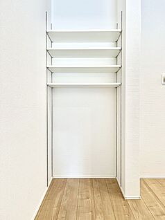 その他設備(キッチン横収納)