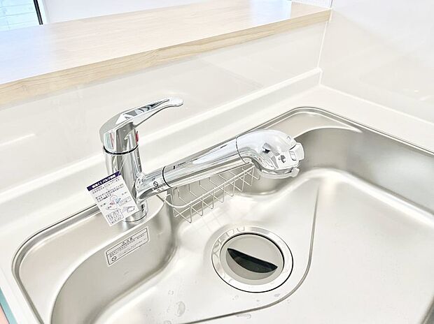 【その他設備(蛇口一体型浄水器)】いつでも清潔なおいしいお水を。一つの水栓で水道水と浄水を使い分け。