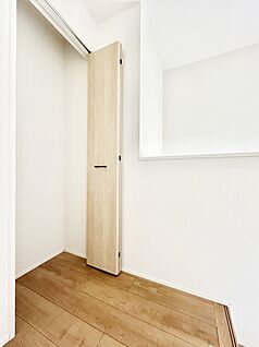 その他設備(廊下収納)