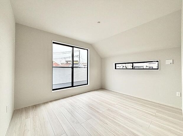 【寝室】◆1号棟◆~Bed Room~ マンションと違い部屋数が多いのが戸建てのメリットです。ご家族が増えたことで手狭に感じていた住まいも戸建てでは各居室プライバシーを保つことができます。