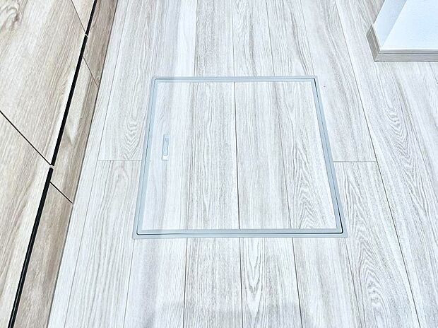 【その他設備(床下収納)】床下収納付き!日用品・非常用品の収納にも大活躍。