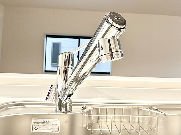 【その他設備(浄水器)】いつでも清潔なおいしいお水を。一つの水栓で水道水と浄水を使い分け。