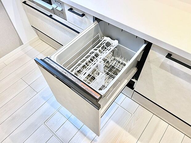 【その他設備(食洗機)】面倒なお片づけは食洗機にお任せ!家事の負担が減って、時間にも気持ちにもゆとりができます。