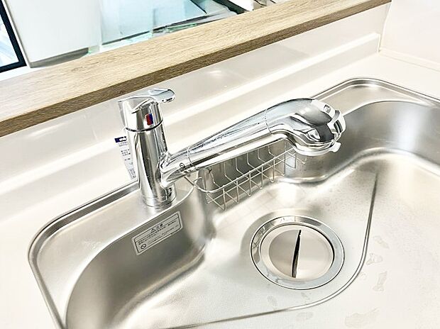 【その他設備(浄水器)】◆C号棟◆いつでも清潔なおいしいお水を。一つの水栓で水道水と浄水を使い分け。