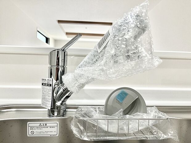 【その他設備(浄水器)】いつでも清潔なおいしいお水を。一つの水栓で水道水と浄水を使い分け。