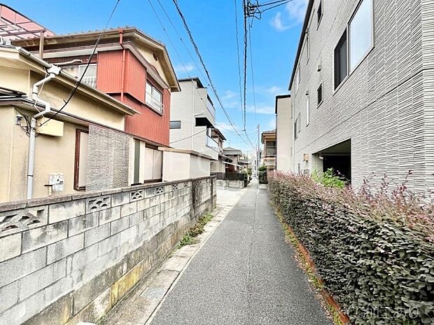 【前面道路含む現地写真】堂々完成!! ここから始まる新生活を応援いたします!